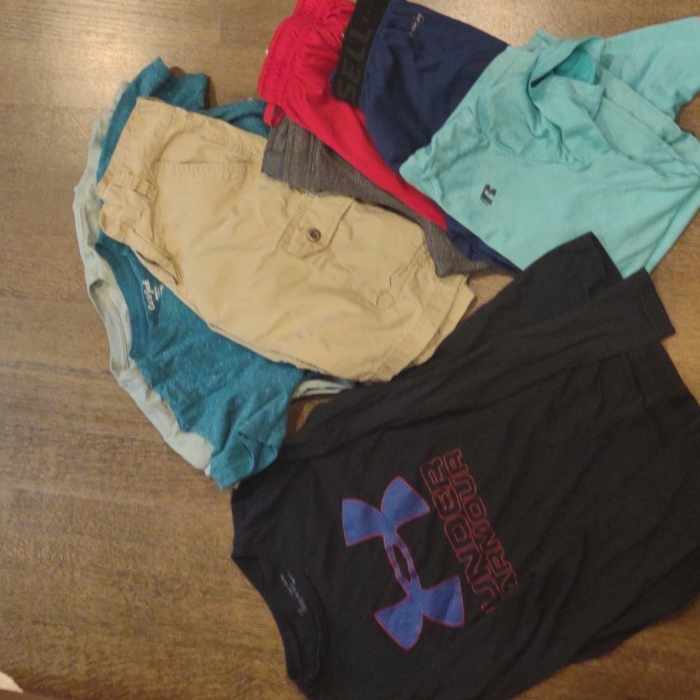 Lot of boys play clothes size M-L.
